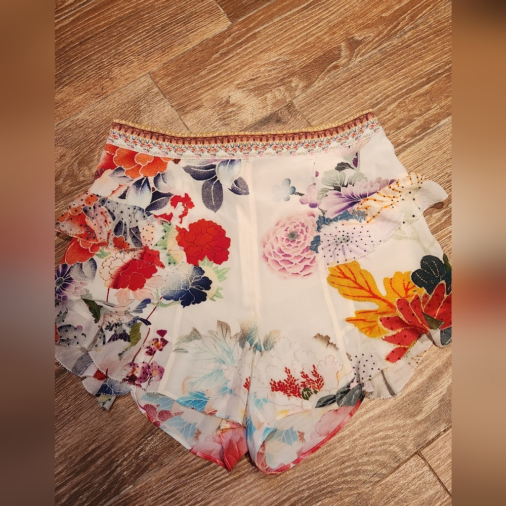 New womens silk shorts size medium by Camilla